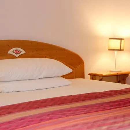 Des Alpes Apartment *